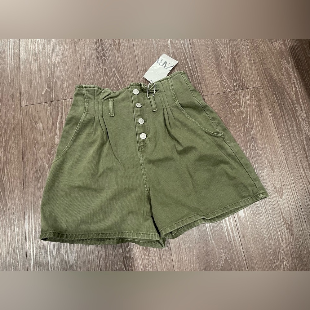 Zara High-Waisted Shorts Women's - Green